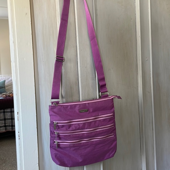 Baggallini crossbody bag- like new - Picture 1 of 5